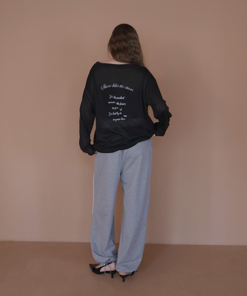 Mili affinity(ミリアフィニティー)の「バックプリント2WAYワンショルシアーTシャツ(Tシャツ/カットソー・レディース・ベージュ/ピンク/ブラック/オフホワイト/グレー・FREE)」の21枚目の写真