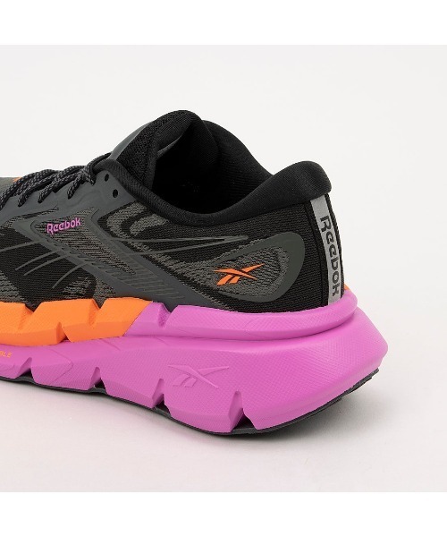 Reebok(リーボック)の「フロートジグ ダブル / FLOATZIG DOUBLE(スニーカー・レディース・ブラック×ピンク/グレー・22.0cm/26.0cm/25.5cm/25.0cm/24.0cm/24.5cm/23.5cm/23.0cm/22.5cm)」の7枚目の写真