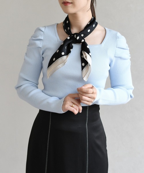 31 Sons de mode(トランテアン ソン ドゥ モード)の「2026春夏新作 スカーフ付きスクエアニット(ニット/セーター・レディース・ネイビー/オフホワイト/ブルー・フリ-)」の10枚目の写真