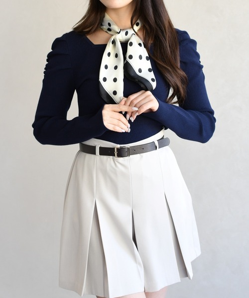 31 Sons de mode(トランテアン ソン ドゥ モード)の「2026春夏新作 スカーフ付きスクエアニット(ニット/セーター・レディース・ネイビー/オフホワイト/ブルー・フリ-)」の11枚目の写真