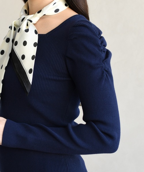 31 Sons de mode(トランテアン ソン ドゥ モード)の「2026春夏新作 スカーフ付きスクエアニット(ニット/セーター・レディース・ネイビー/オフホワイト/ブルー・フリ-)」の15枚目の写真