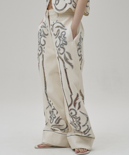 TODAYFUL(トゥデイフル)の「Cut Lace Twill Pants(デニムパンツ・レディース・キナリ/ブラック・38inch/36inch)」の2枚目の写真