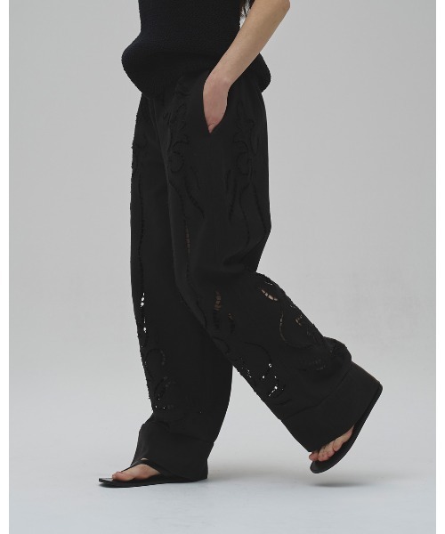 TODAYFUL(トゥデイフル)の「Cut Lace Twill Pants(デニムパンツ・レディース・キナリ/ブラック・38inch/36inch)」の11枚目の写真