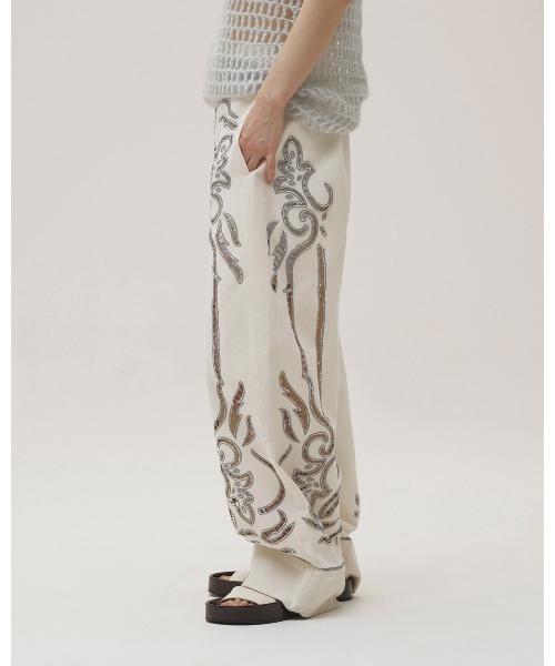 TODAYFUL(トゥデイフル)の「Cut Lace Twill Pants(デニムパンツ・レディース・キナリ/ブラック・38inch/36inch)」の17枚目の写真
