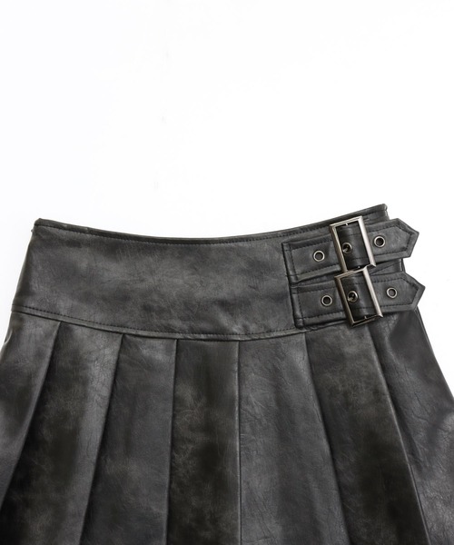 ANAP(アナップ)の「vintage加工 フェイクレザー プリーツ ミニ スカート(スカート・レディース・ブラウン/ブラック・S/M)」の21枚目の写真