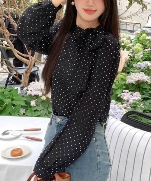 Per sist ence（パーシエンス）の「ドットリボンハイネックブラウス（シャツ/ブラウス・レディース・ブラック/ホワイト・MEDIUM/LARGE/SMALL）」の2枚目の写真