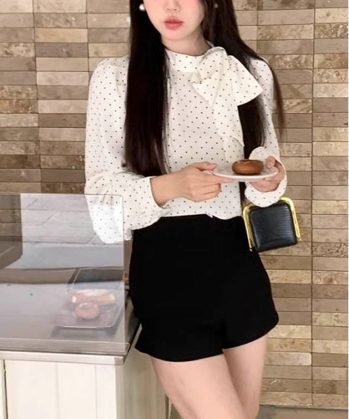 Per sist ence（パーシエンス）の「ドットリボンハイネックブラウス（シャツ/ブラウス・レディース・ブラック/ホワイト・MEDIUM/LARGE/SMALL）」の4枚目の写真