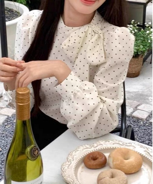 Per sist ence（パーシエンス）の「ドットリボンハイネックブラウス（シャツ/ブラウス・レディース・ブラック/ホワイト・MEDIUM/LARGE/SMALL）」の5枚目の写真