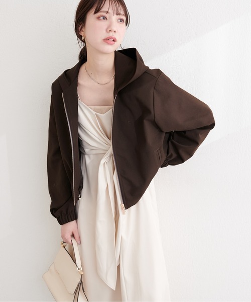 natural couture(ナチュラルクチュール)の「フード付きショート丈ブルゾン(ブルゾン・レディース・ブラウン/アイボリー/カーキ/スミクロ・FREE)」の3枚目の写真