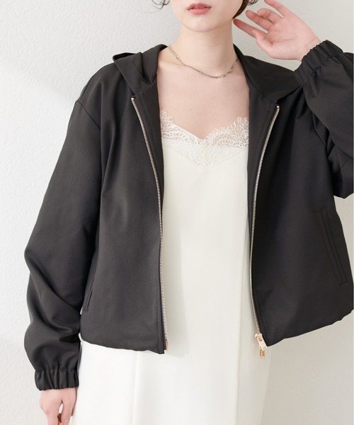 natural couture(ナチュラルクチュール)の「フード付きショート丈ブルゾン(ブルゾン・レディース・ブラウン/アイボリー/カーキ/スミクロ・FREE)」の2枚目の写真