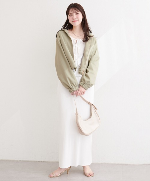 natural couture(ナチュラルクチュール)の「フード付きショート丈ブルゾン(ブルゾン・レディース・ブラウン/アイボリー/カーキ/スミクロ・FREE)」の8枚目の写真