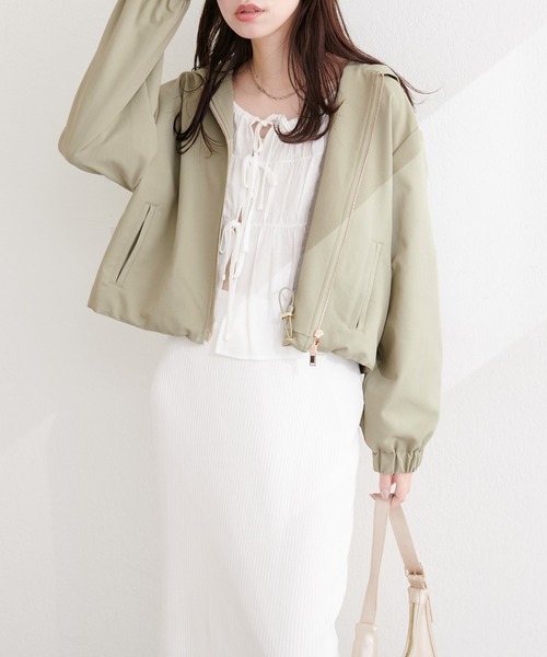 natural couture(ナチュラルクチュール)の「フード付きショート丈ブルゾン(ブルゾン・レディース・ブラウン/アイボリー/カーキ/スミクロ・FREE)」の9枚目の写真