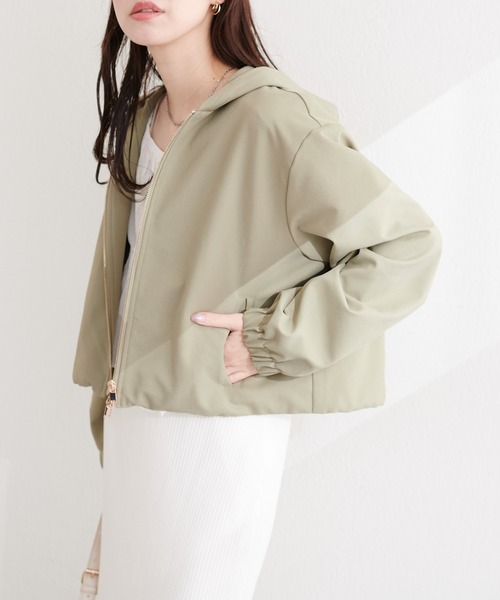 natural couture(ナチュラルクチュール)の「フード付きショート丈ブルゾン(ブルゾン・レディース・ブラウン/アイボリー/カーキ/スミクロ・FREE)」の11枚目の写真