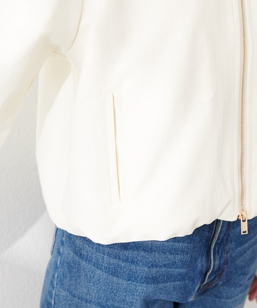 natural couture(ナチュラルクチュール)の「フード付きショート丈ブルゾン(ブルゾン・レディース・ブラウン/アイボリー/カーキ/スミクロ・FREE)」の20枚目の写真