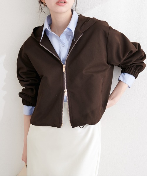 natural couture(ナチュラルクチュール)の「フード付きショート丈ブルゾン(ブルゾン・レディース・ブラウン/アイボリー/カーキ/スミクロ・FREE)」の6枚目の写真