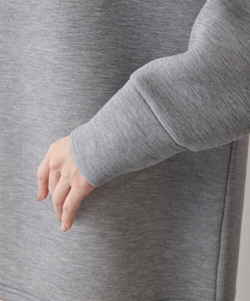 Whim Gazette（ウィムガゼット）の「オフショルダンボールプルオーバー（Tシャツ/カットソー・レディース・ライトグレー/オフホワイト・FREE）」の8枚目の写真