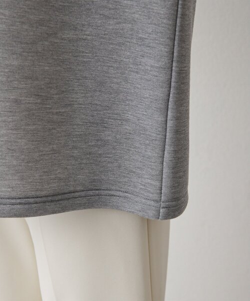 Whim Gazette（ウィムガゼット）の「オフショルダンボールプルオーバー（Tシャツ/カットソー・レディース・ライトグレー/オフホワイト・FREE）」の7枚目の写真