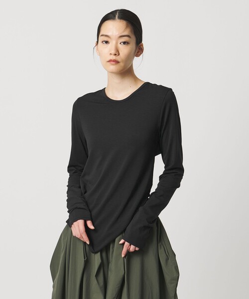 AEWEN MATOPH(イウエン マトフ)の「<AEWEN MATOPH>バックデザインカットソー(Tシャツ/カットソー・レディース・ブラック/レッド・FREE)」の2枚目の写真