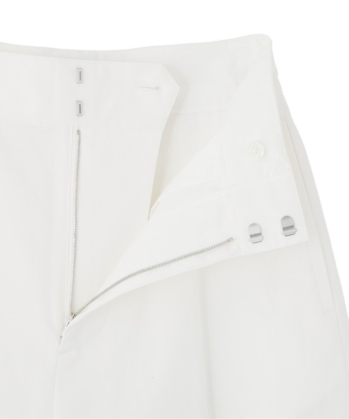 MARGARET HOWELL(マーガレットハウエル)の「STIFF COTTON TWILL(その他パンツ・レディース・ホワイト/ダークブルー・2/1/0/3)」の9枚目の写真