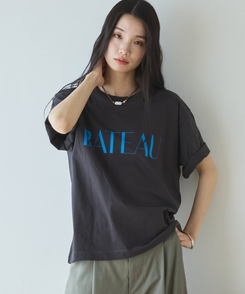 Doux archives(ドゥアルシーヴ)の「BATEAU_TEE(Tシャツ/カットソー・レディース・ホワイト/ブラック/グレイッシュベージュ/ホワイト×シルバー・FREE)」の3枚目の写真