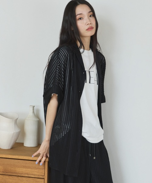 Doux archives(ドゥアルシーヴ)の「BATEAU_TEE(Tシャツ/カットソー・レディース・ホワイト/ブラック/グレイッシュベージュ/ホワイト×シルバー・FREE)」の13枚目の写真