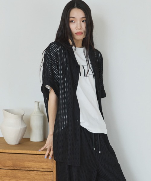 Doux archives(ドゥアルシーヴ)の「BATEAU_TEE(Tシャツ/カットソー・レディース・ホワイト/ブラック/グレイッシュベージュ/ホワイト×シルバー・FREE)」の14枚目の写真