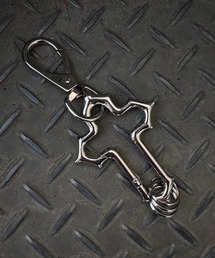 XU（エックスユー）の「【Never mind the XU】cross carabiner / 【ネバーマインド ザ エックスユー】クロスカラビナ <着用動画あり>（キーホルダー）」