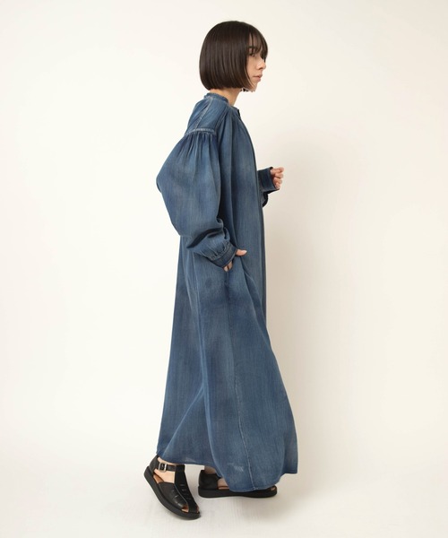 RNA-N(アールエヌエーエヌ)の「D1689 2.2ozデニムヴィンテージギャザーワンピース(ワンピース・レディース・ライトインディゴブルー/ダークインディゴブルー・MEDIUM/SMALL)」の11枚目の写真