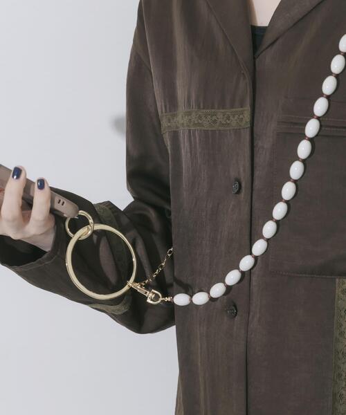 SMELLY（スメリー）の「ビーズチェーンマルチショルダー（スマホケース/カバー・レディース・シルバー系その他/ゴールド系その他・-）」の4枚目の写真