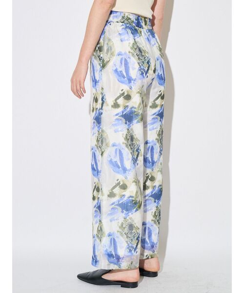 ELENDEEK（エレンディーク）の「シェイドフラワーリラックスパンツ（その他パンツ・レディース・ブルー/ブラック・02/01）」の5枚目の写真