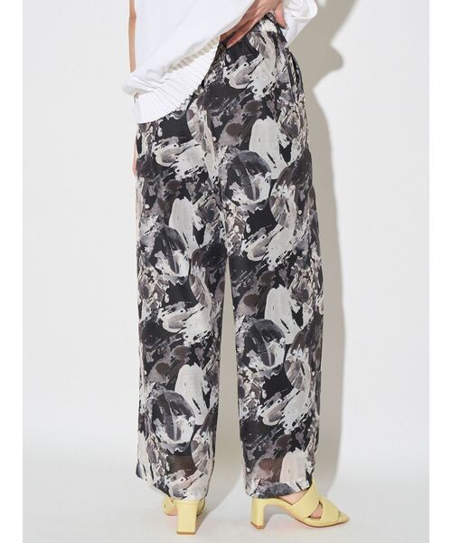 ELENDEEK（エレンディーク）の「シェイドフラワーリラックスパンツ（その他パンツ・レディース・ブルー/ブラック・02/01）」の12枚目の写真