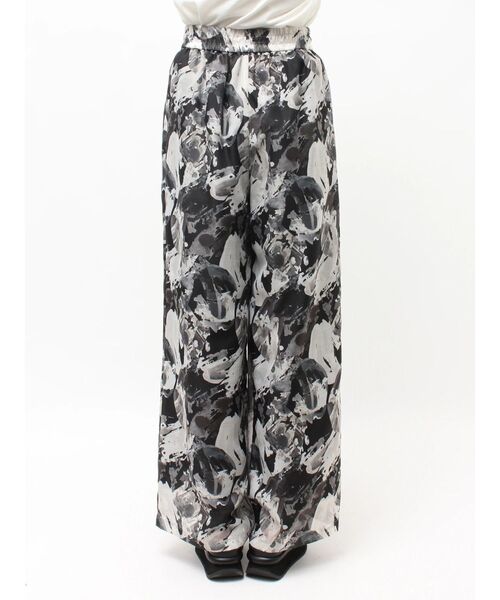 ELENDEEK（エレンディーク）の「シェイドフラワーリラックスパンツ（その他パンツ・レディース・ブルー/ブラック・02/01）」の18枚目の写真