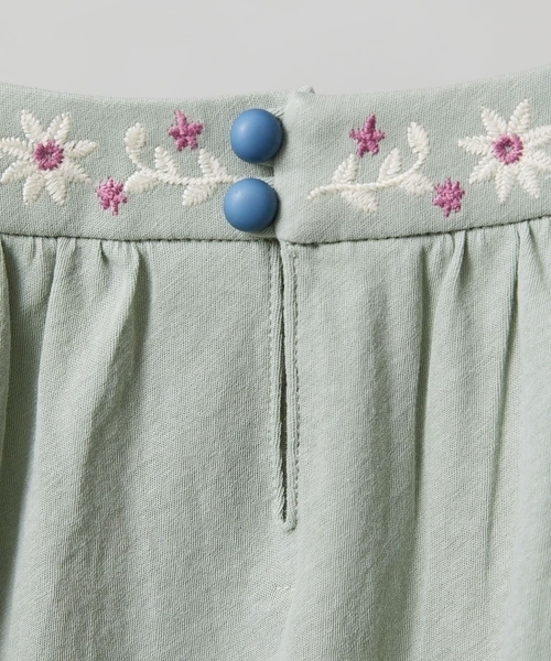 Jocomomola(ホコモモラ)の「天竺フラワー刺繍カットソー(Tシャツ/カットソー・レディース・アイボリー/ミント・40)」の12枚目の写真