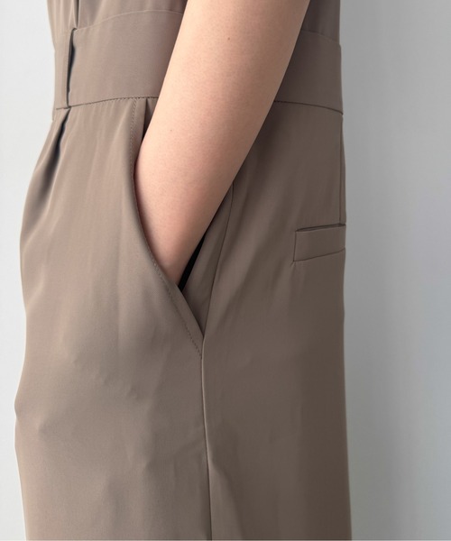 Pqran(クラン)の「テーラードデザインワンピース(ワンピース・レディース・グレイッシュベージュ/ブラック・FREE)」の17枚目の写真