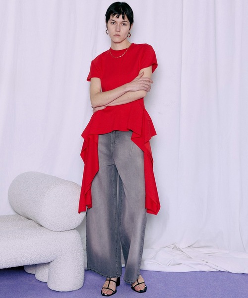 MAISON SPECIAL（メゾンスペシャル）の「Ruffle Hem T-Shirt/ラッフルヘムTシャツ（Tシャツ/カットソー・レディース・レッド/ホワイト/チャコールグレー・FREE）」の4枚目の写真