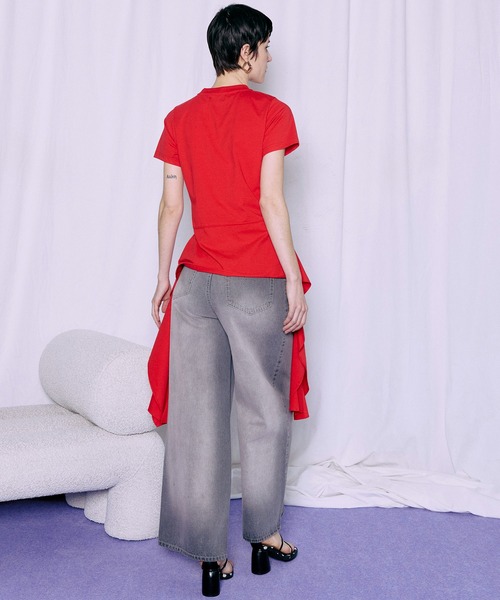 MAISON SPECIAL（メゾンスペシャル）の「Ruffle Hem T-Shirt/ラッフルヘムTシャツ（Tシャツ/カットソー・レディース・レッド/ホワイト/チャコールグレー・FREE）」の6枚目の写真