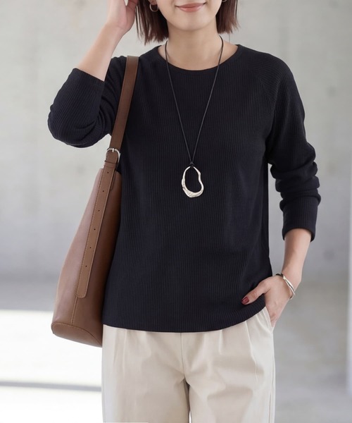 STYLE DELI（スタイルデリ）の「LUXEなラグラン長袖Tシャツ（Tシャツ/カットソー・レディース・ブラック/ライトグレー/ホワイト・FREE）」の3枚目の写真