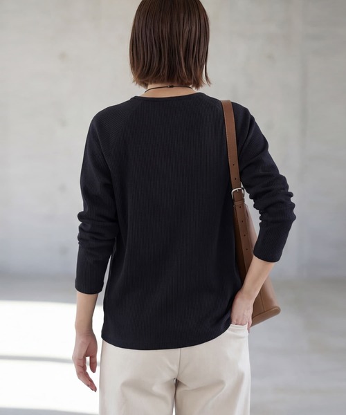 STYLE DELI（スタイルデリ）の「LUXEなラグラン長袖Tシャツ（Tシャツ/カットソー・レディース・ブラック/ライトグレー/ホワイト・FREE）」の10枚目の写真