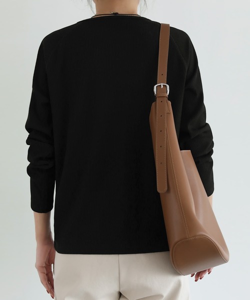 STYLE DELI（スタイルデリ）の「LUXEなラグラン長袖Tシャツ（Tシャツ/カットソー・レディース・ブラック/ライトグレー/ホワイト・FREE）」の16枚目の写真