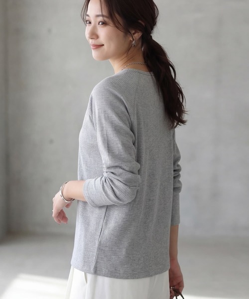 STYLE DELI（スタイルデリ）の「LUXEなラグラン長袖Tシャツ（Tシャツ/カットソー・レディース・ブラック/ライトグレー/ホワイト・FREE）」の22枚目の写真