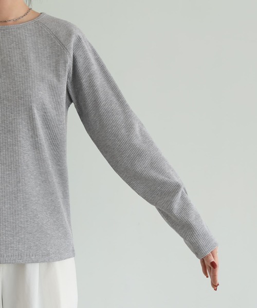 STYLE DELI（スタイルデリ）の「LUXEなラグラン長袖Tシャツ（Tシャツ/カットソー・レディース・ブラック/ライトグレー/ホワイト・FREE）」の18枚目の写真