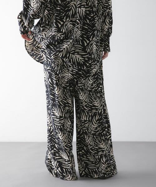 URBAN RESEARCH（アーバンリサーチ）の「『一部別注カラー』LUSANA　CICI PANTS（その他パンツ・レディース・ブラック系その他/グリーン系その他/ブルー系その他・SMALL/MEDIUM）」の6枚目の写真