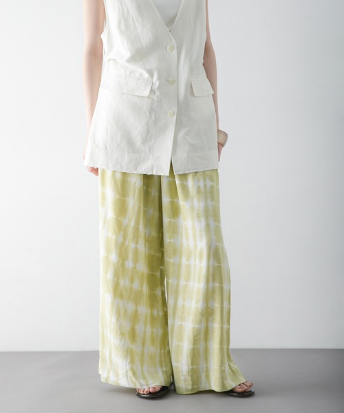 URBAN RESEARCH(アーバンリサーチ)の「『一部別注カラー』LUSANA CICI PANTS(その他パンツ・レディース・ブラック系その他/グリーン系その他/ブルー系その他・SMALL/MEDIUM)」の3枚目の写真