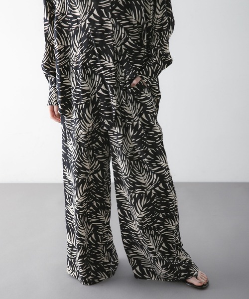 URBAN RESEARCH(アーバンリサーチ)の「『一部別注カラー』LUSANA CICI PANTS(その他パンツ・レディース・ブラック系その他/グリーン系その他/ブルー系その他・SMALL/MEDIUM)」の17枚目の写真