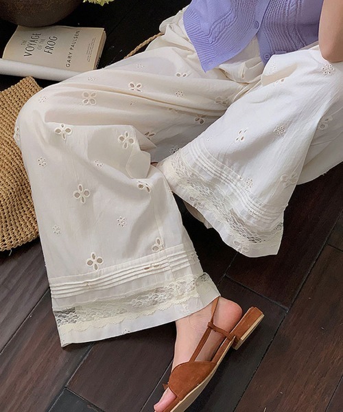 SallyLunn（サリーラン）の「ナチュラルフラワー刺繍ワイドパンツ（その他パンツ・レディース・アイボリー・MEDIUM/LARGE）」の7枚目の写真