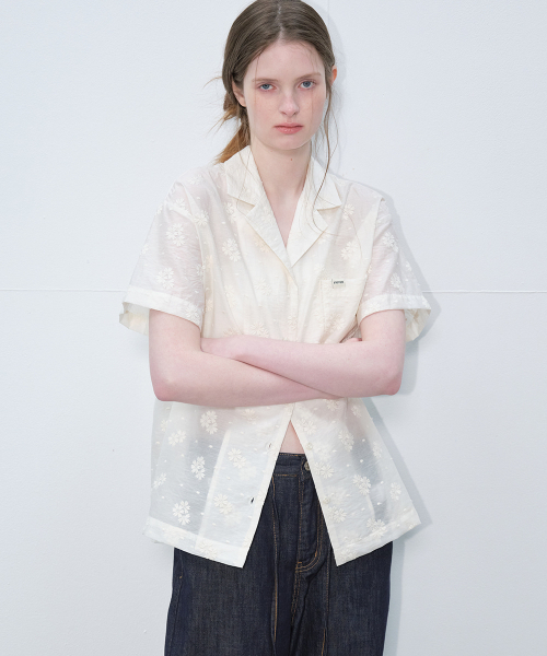 FRIVER07（フリバー07）の「Vintage flower lace half shirt [FRSP06SH01]_Ivory（シャツ/ブラウス・レディース・アイボリー・FREE）」の2枚目の写真