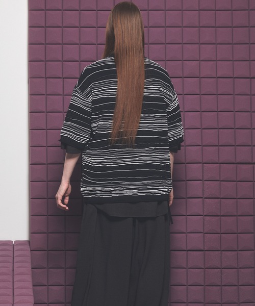 MAISON SPECIAL（メゾンスペシャル）の「《UNISEX》Drawing Pintuck Border Prime-Over Short Sleeve Knit T-shirt/ドローイングピンタックボーダープライムオーバーショートスリーブニットTシャツ【MAISON SPECIAL/メゾンスペシャル】（Tシャツ/カットソー・メンズ・ネイビー/ブラック/バーガンディー・2/1/0）」の19枚目の写真