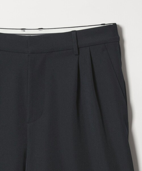 UNITED ARROWS GOLF（ユナイテッドアローズゴルフ）の「メンズ ツイル 2プリーツ ショートパンツ　2WAYストレッチ（その他パンツ・メンズ・ベージュ/ネイビー・M/L/XL）」の3枚目の写真