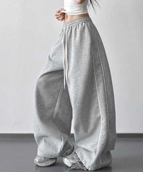 Teem Store(チームストア)の「ルーズバルーン ワイドスウェットパンツ(スウェットパンツ・レディース・ブラック/ライトグレー・M/S)」の10枚目の写真