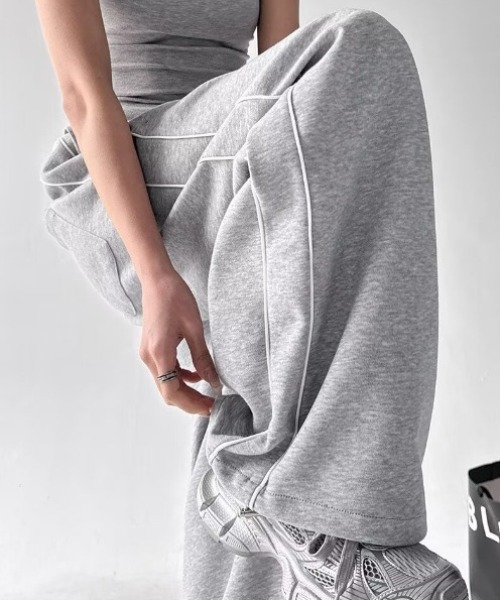 Teem Store(チームストア)の「ルーズバルーン ワイドスウェットパンツ(スウェットパンツ・レディース・ブラック/ライトグレー・M/S)」の9枚目の写真